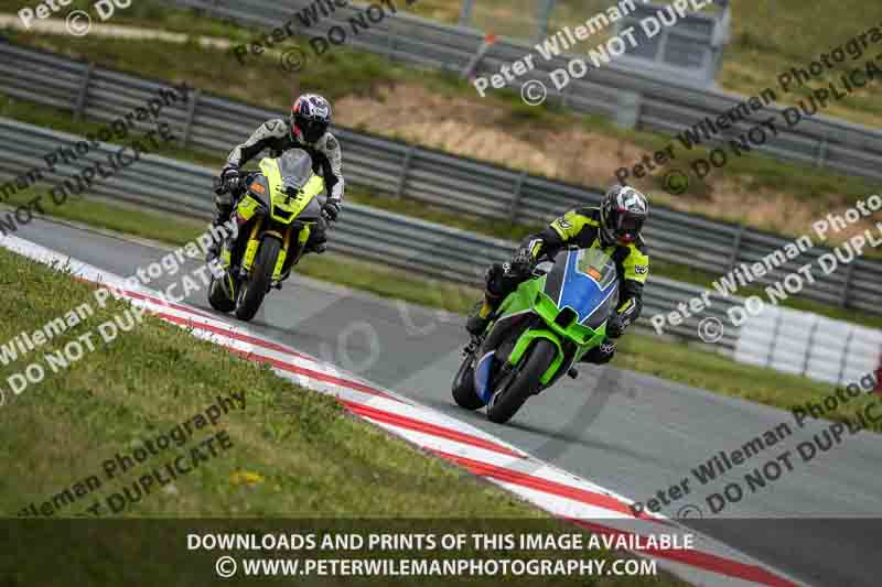 cadwell no limits trackday;cadwell park;cadwell park photographs;cadwell trackday photographs;enduro digital images;event digital images;eventdigitalimages;navarra;no limits trackdays;peter wileman photography;racing digital images;trackday digital images;trackday photos